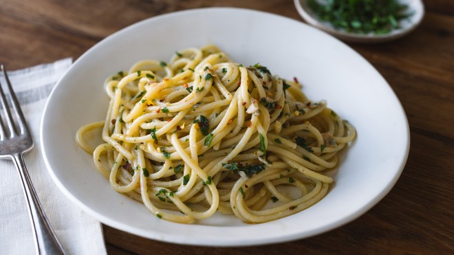 Spaghetti aglio e olio.jpg